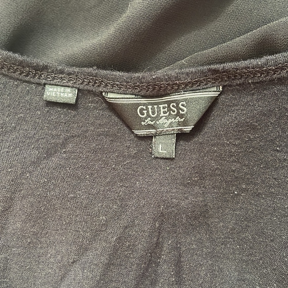 GUESS Insignia Embossed Tank Large - Picture 8 of 14